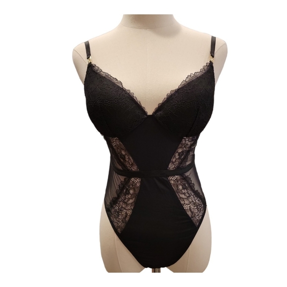 NWOT Victoria Secret Lace Teddy Small Black - Picture 1 of 5